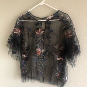✨Cute Mesh top with floral embroidery